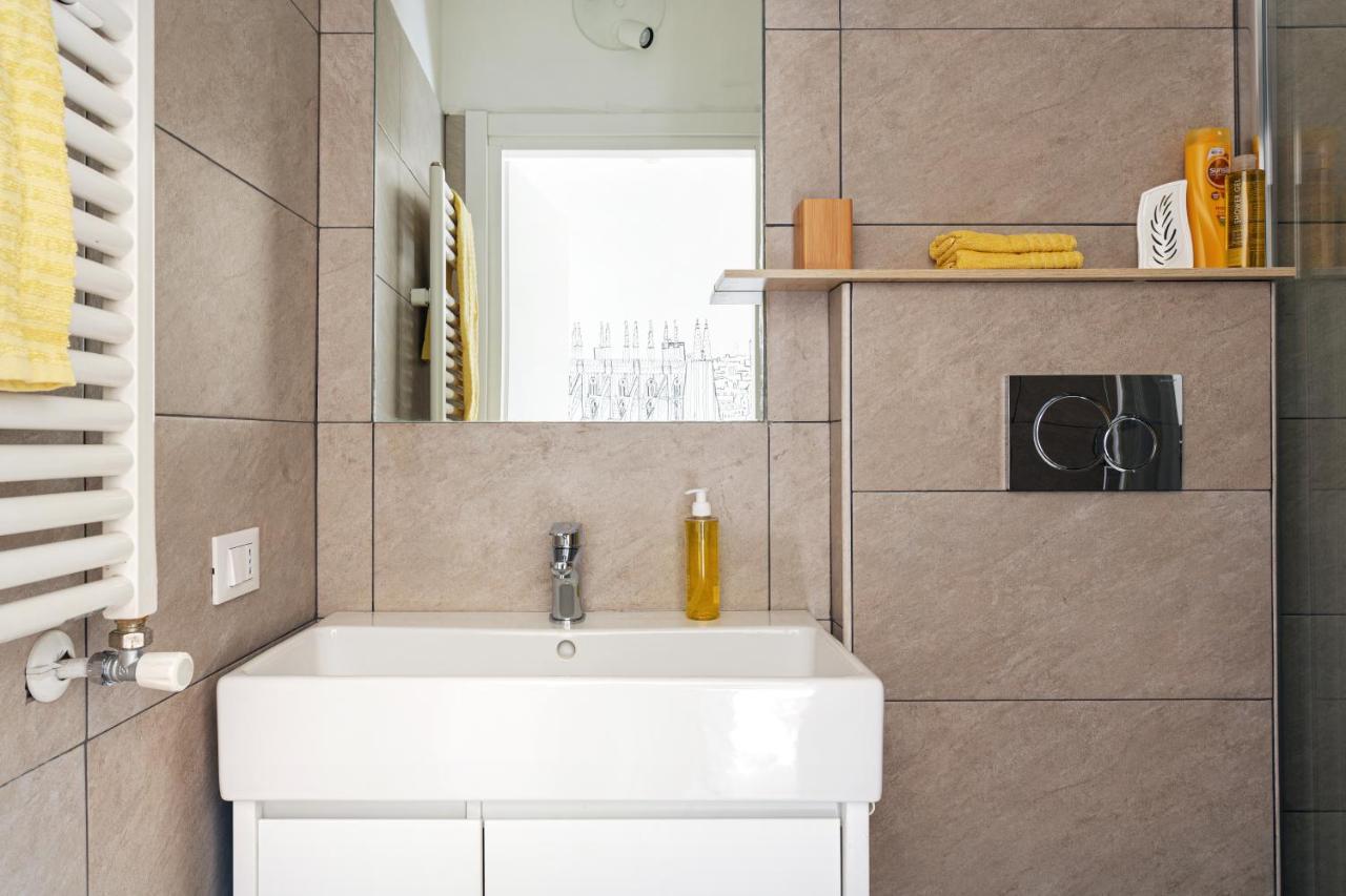 A Yellow Touch - Modern In Isola * Mailand